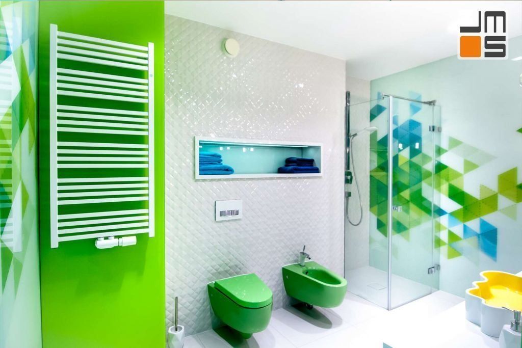 Realizacja kolorowej łazienki pomysł na kolorowe ściany w łazience
