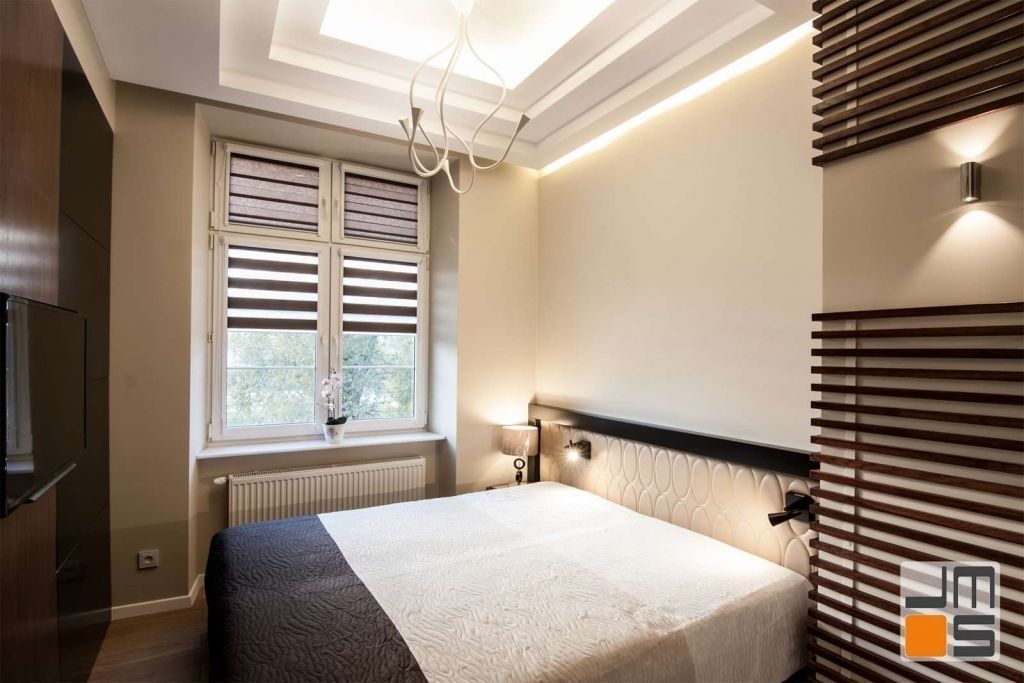 Aranżacja wnętrza luksusowej sypialni pomysł na sufit podwieszany w sypialni