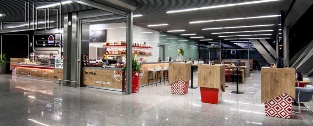 Realizacja restauracji w pasażu handlowym na lotnisku Kraków-Balice